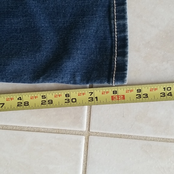 Miss Me Medium Wash Mid Rise Signature Bootcut Jeans. - Picture 10 of 16